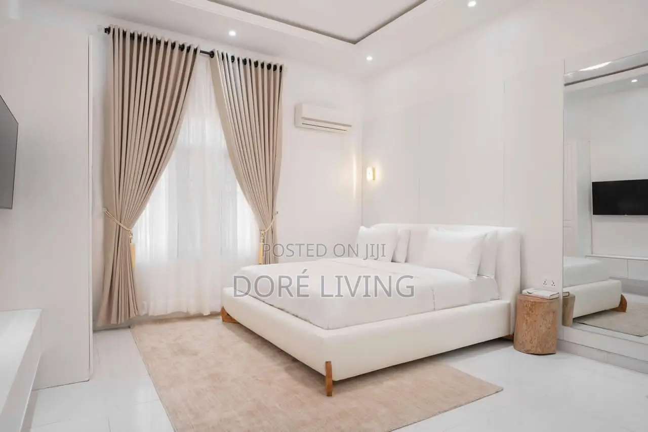 BOOK Breathtaking 3-Bedroom With Balcony | Oniru, V.I
