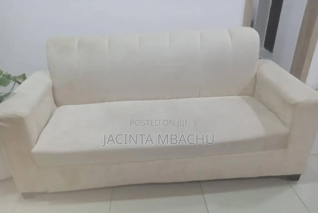 Modern 2sitter Sofa