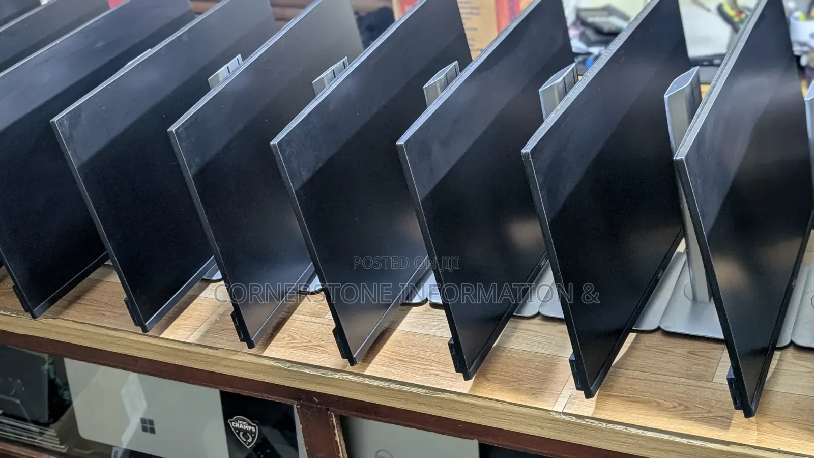 DELL P2719HC Monitor (2019/2020)
Diagonal: 27" (69 Cm)