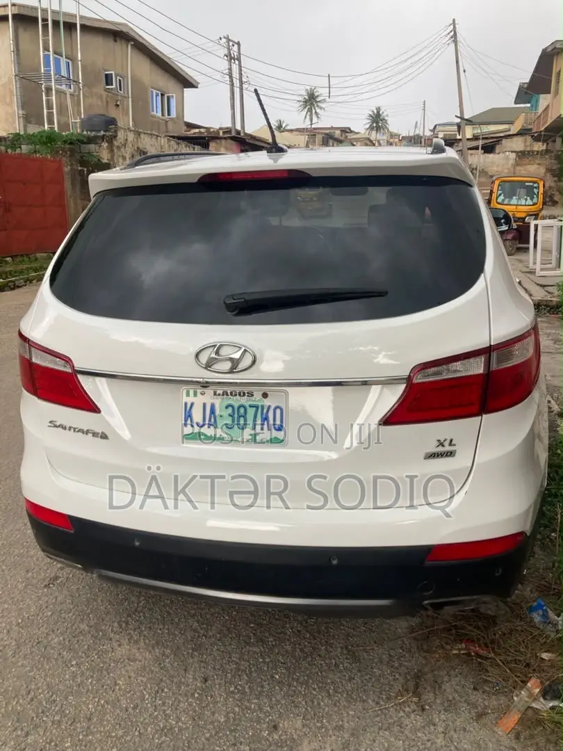 Hyundai Santa Fe 2014 White