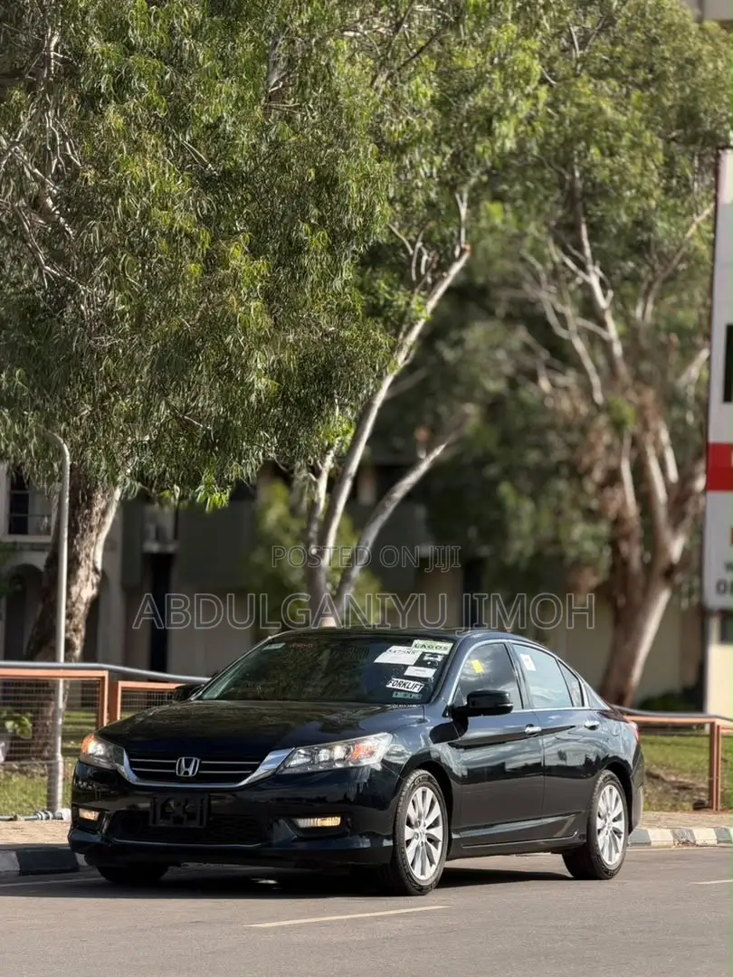 Honda Accord Touring V-6 4dr Sedan (3.5L 6cyl 6A) 2015 Black