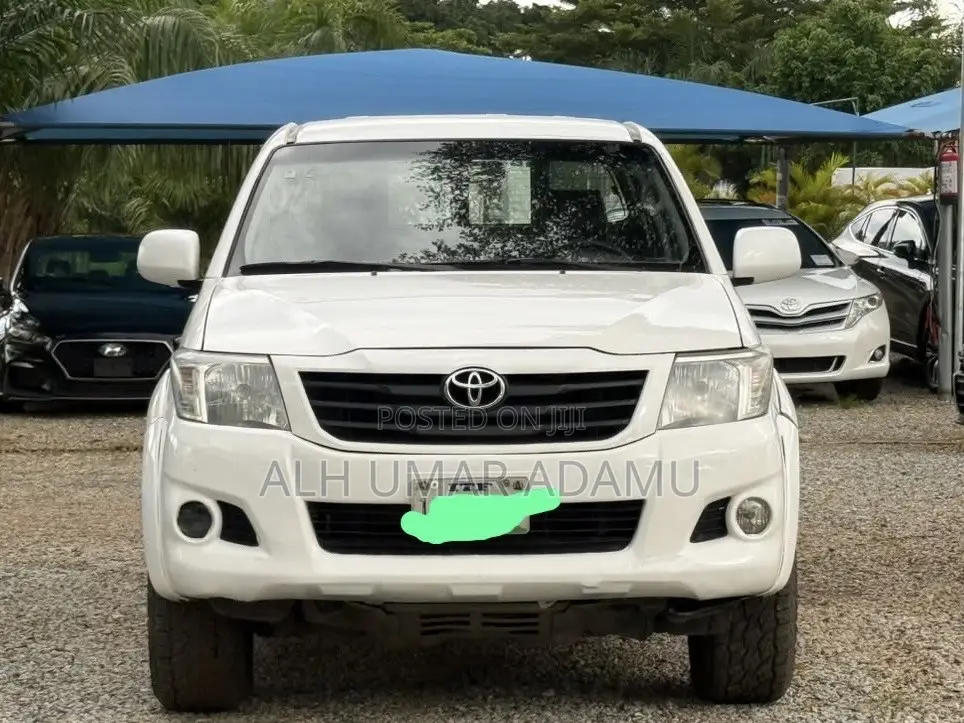 Toyota Hilux 2015 White