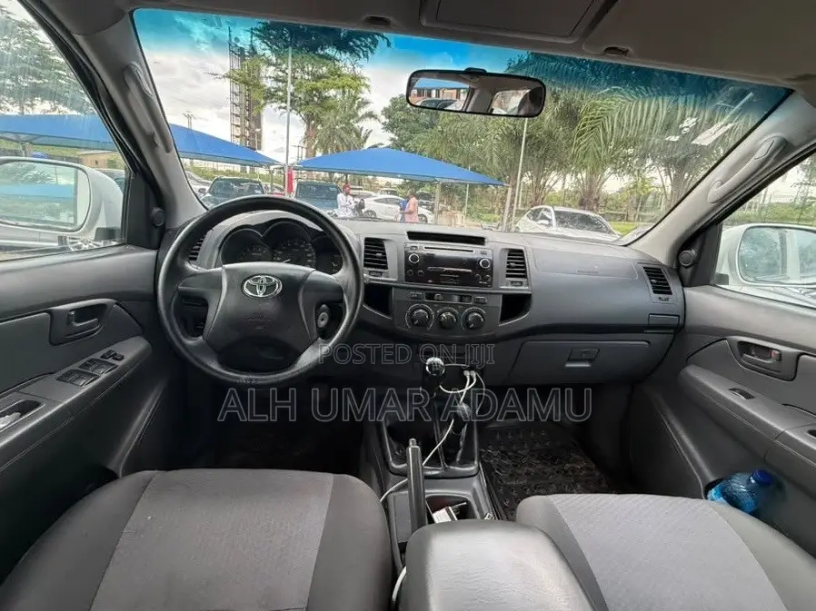 Toyota Hilux 2015 White