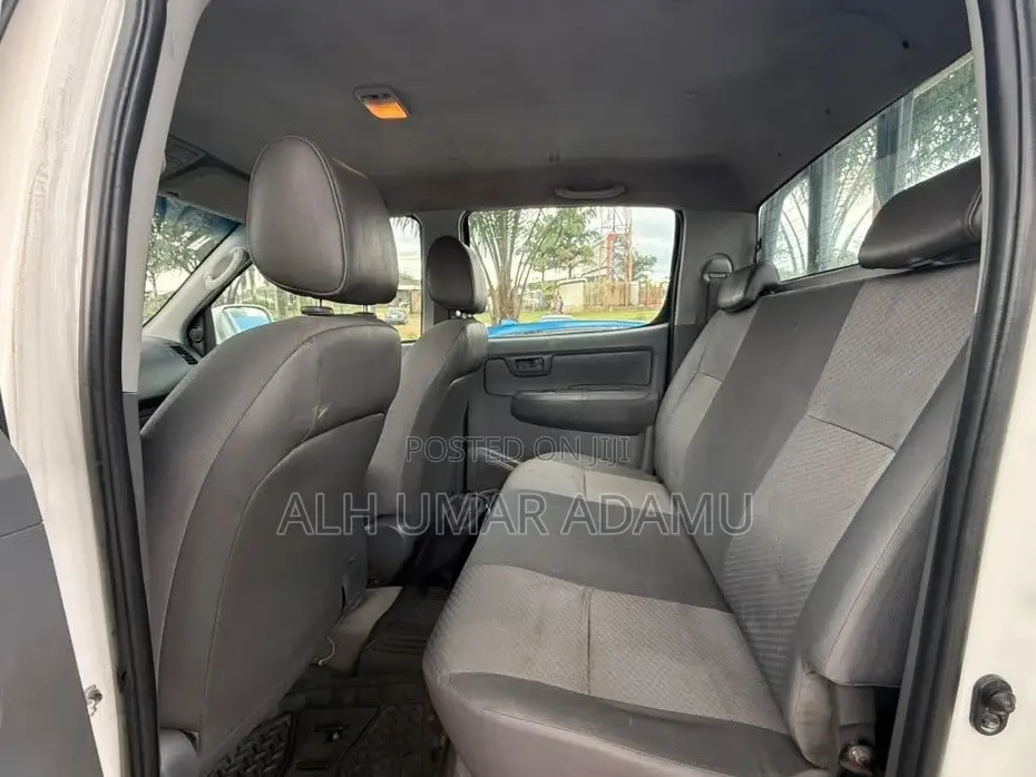 Toyota Hilux 2015 White