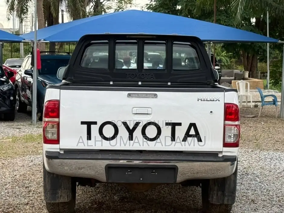 Toyota Hilux 2015 White