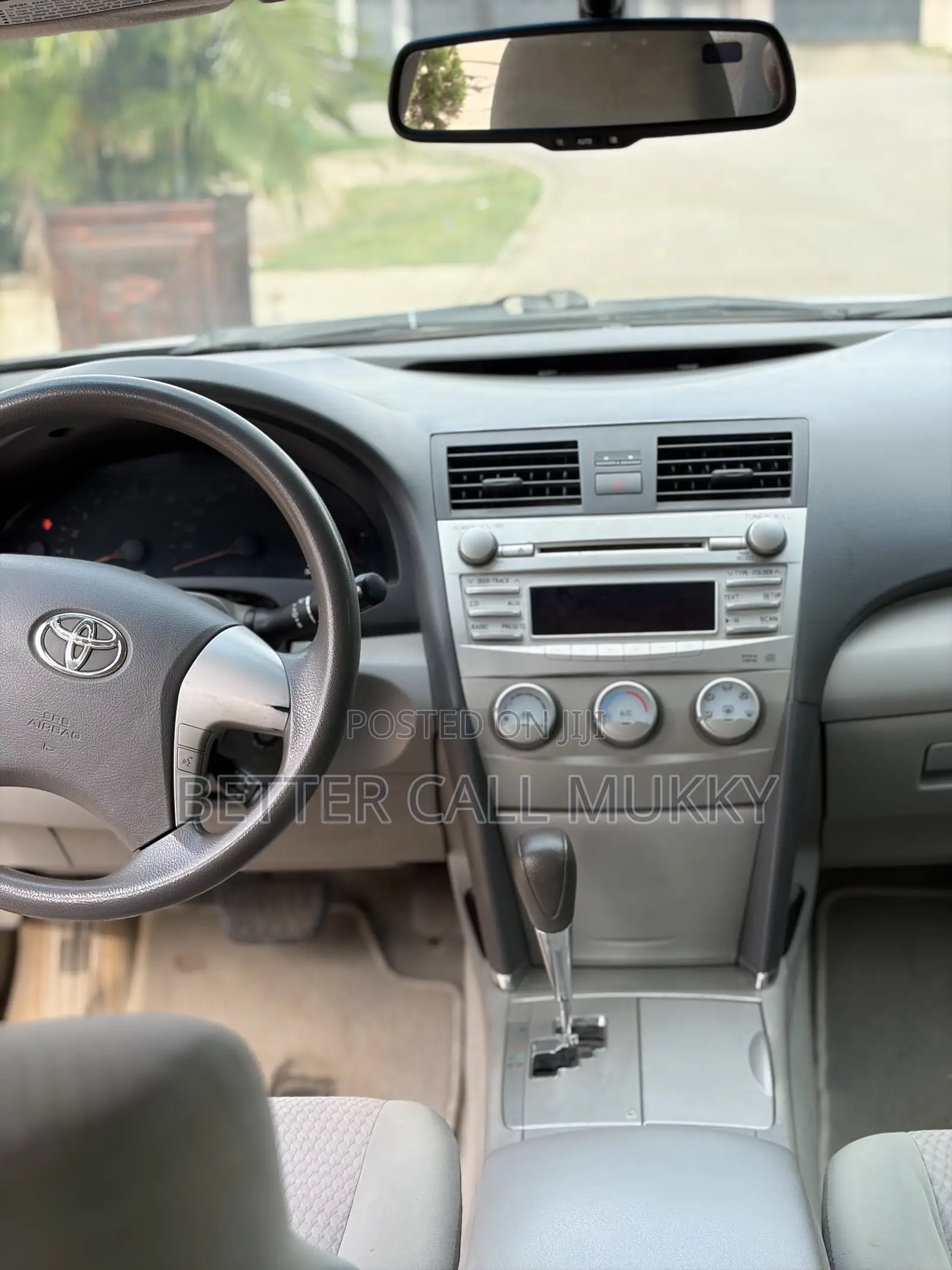 Toyota Camry LE 4dr Sedan (2.5L 4cyl 6AM) 2010 Gray
