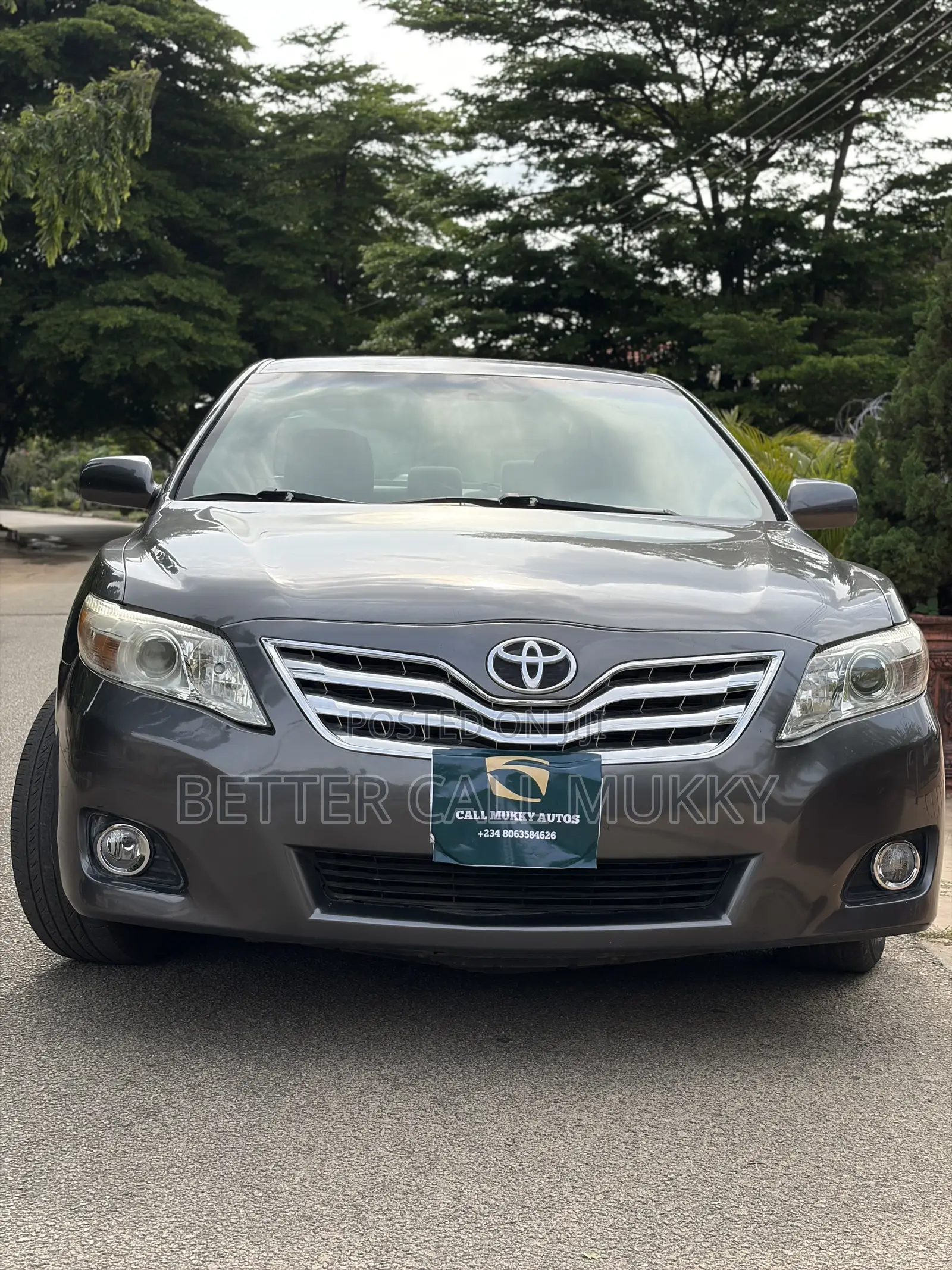Toyota Camry LE 4dr Sedan (2.5L 4cyl 6AM) 2010 Gray