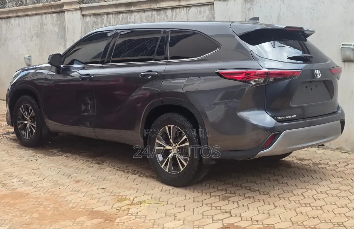 Toyota Highlander 2021