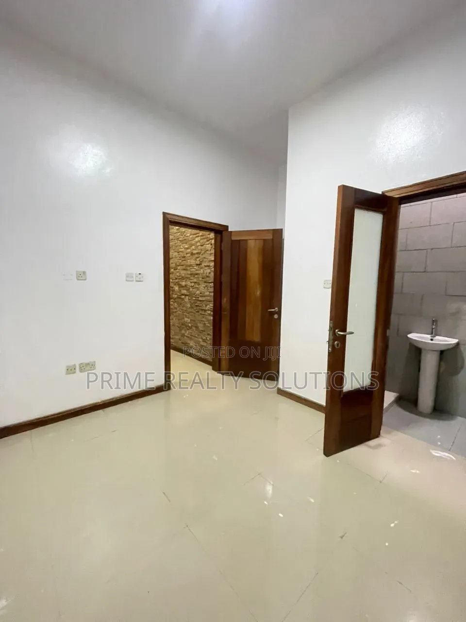 Mini Flat in Lekki Phase 1 for rent