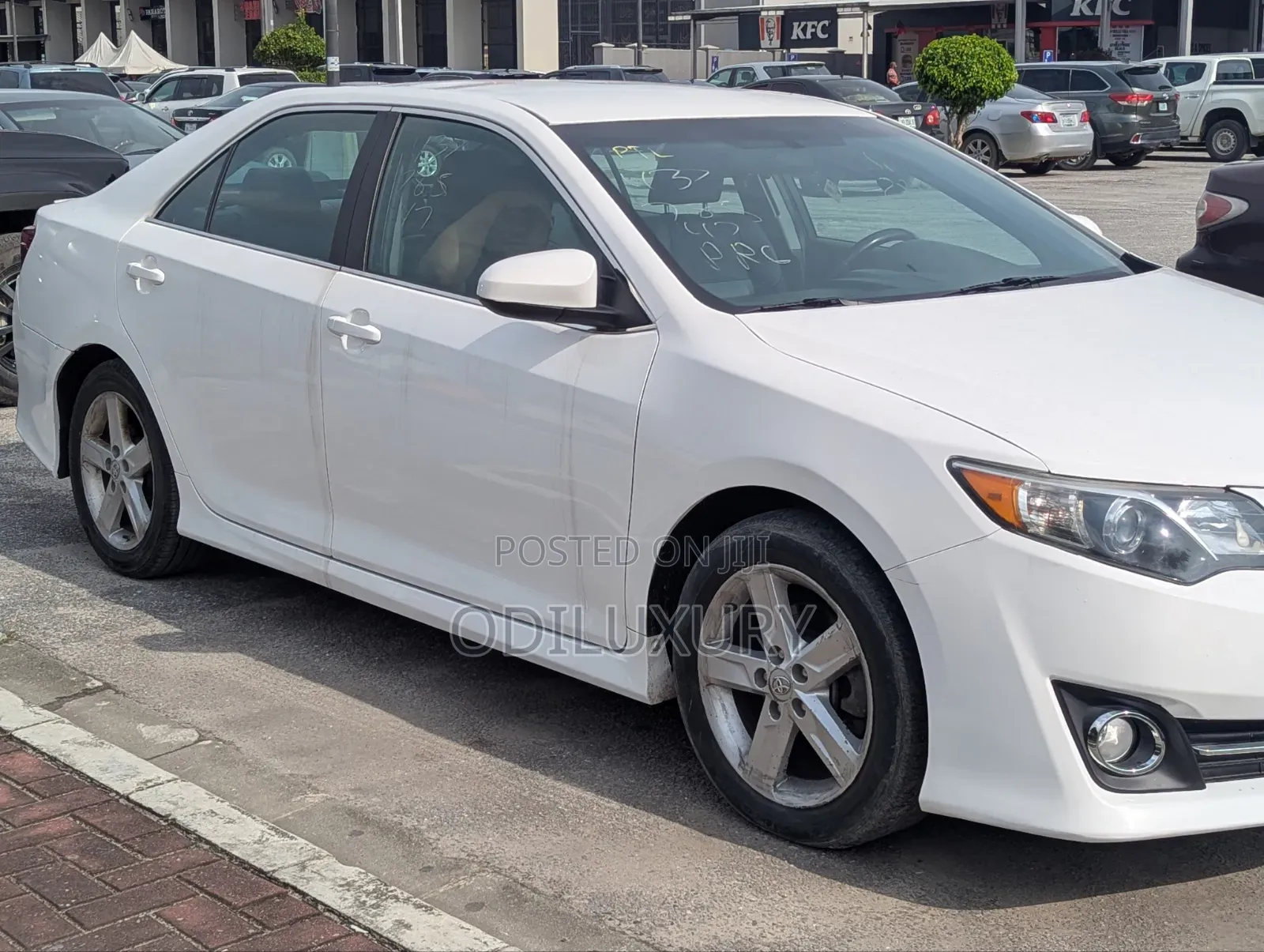 Toyota Camry SE Sport 4dr Sedan (2.5L 4cyl 6A) 2014 White