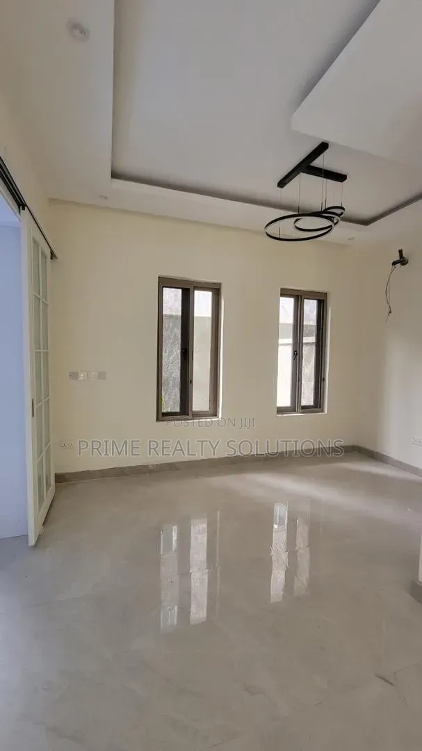 5bdrm Villa in Banana Island for rent