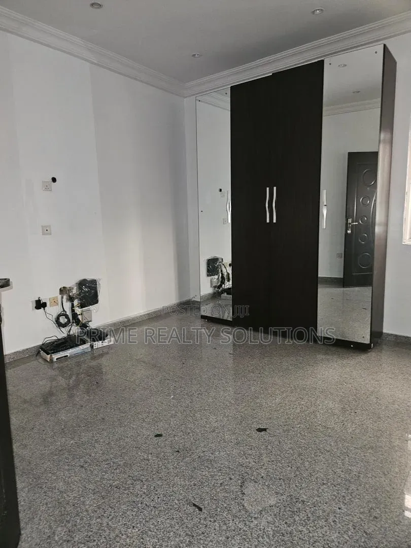 4bdrm Duplex in Lekki Phase 1 for rent