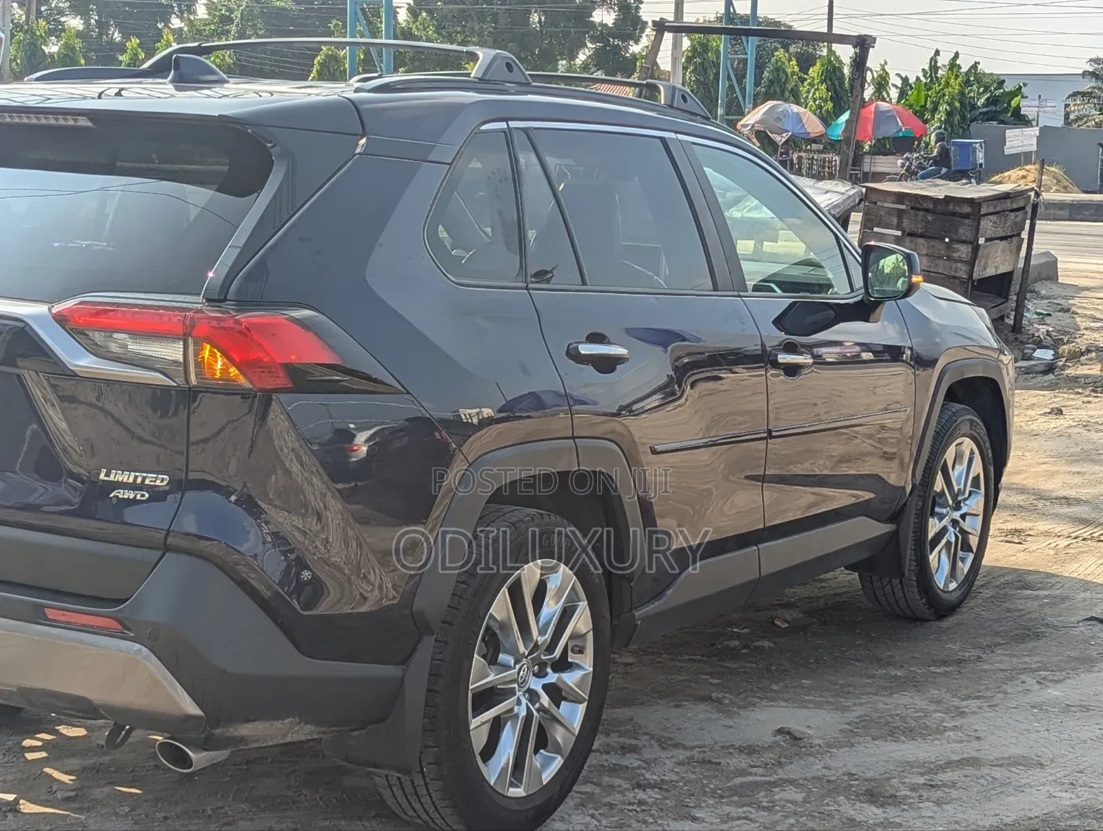 Toyota RAV4 Limited AWD 2020 Blue