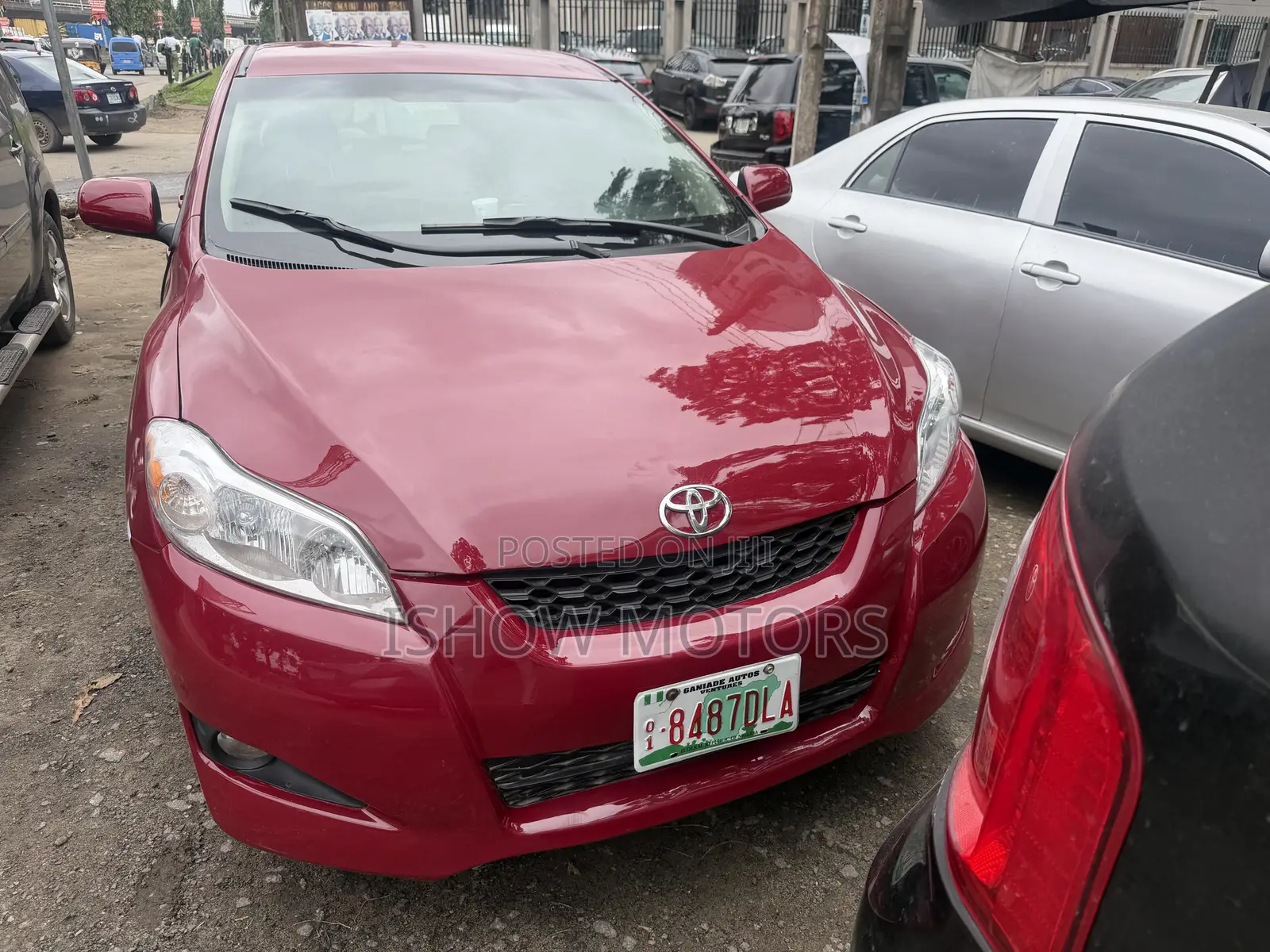 Toyota Matrix XRS Hatchback FWD (2.4L 4cyl 5A) 2010 Red