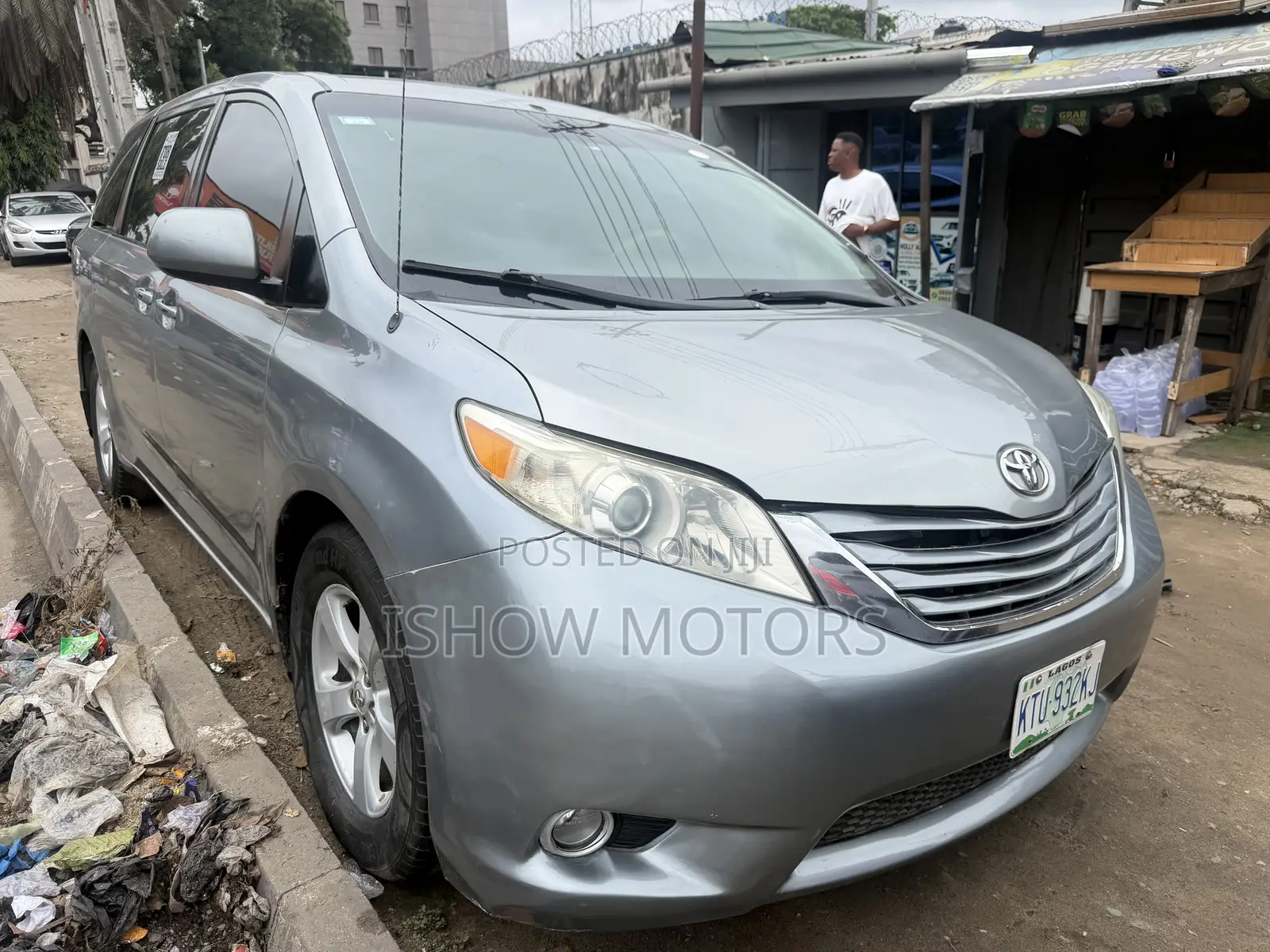 Toyota Sienna LE 7 Passenger 2011 Blue