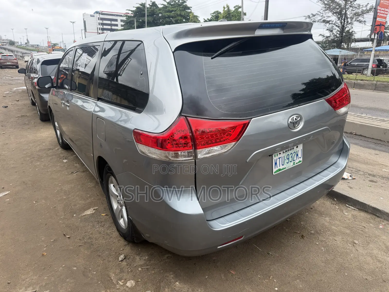 Toyota Sienna LE 7 Passenger 2011 Blue