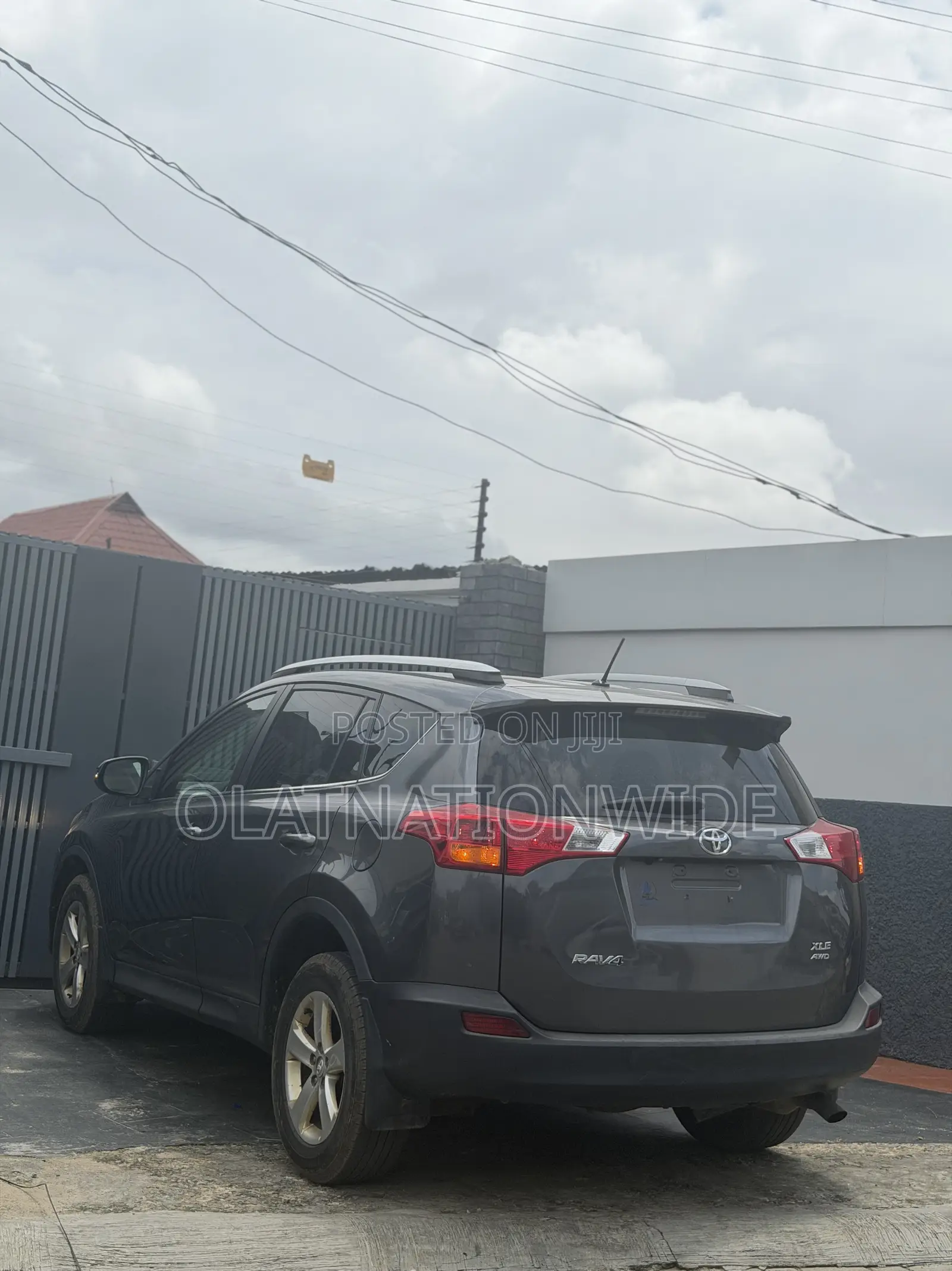 Toyota RAV4 XLE 4dr SUV (2.5L 4cyl 6A) 2014 Gray