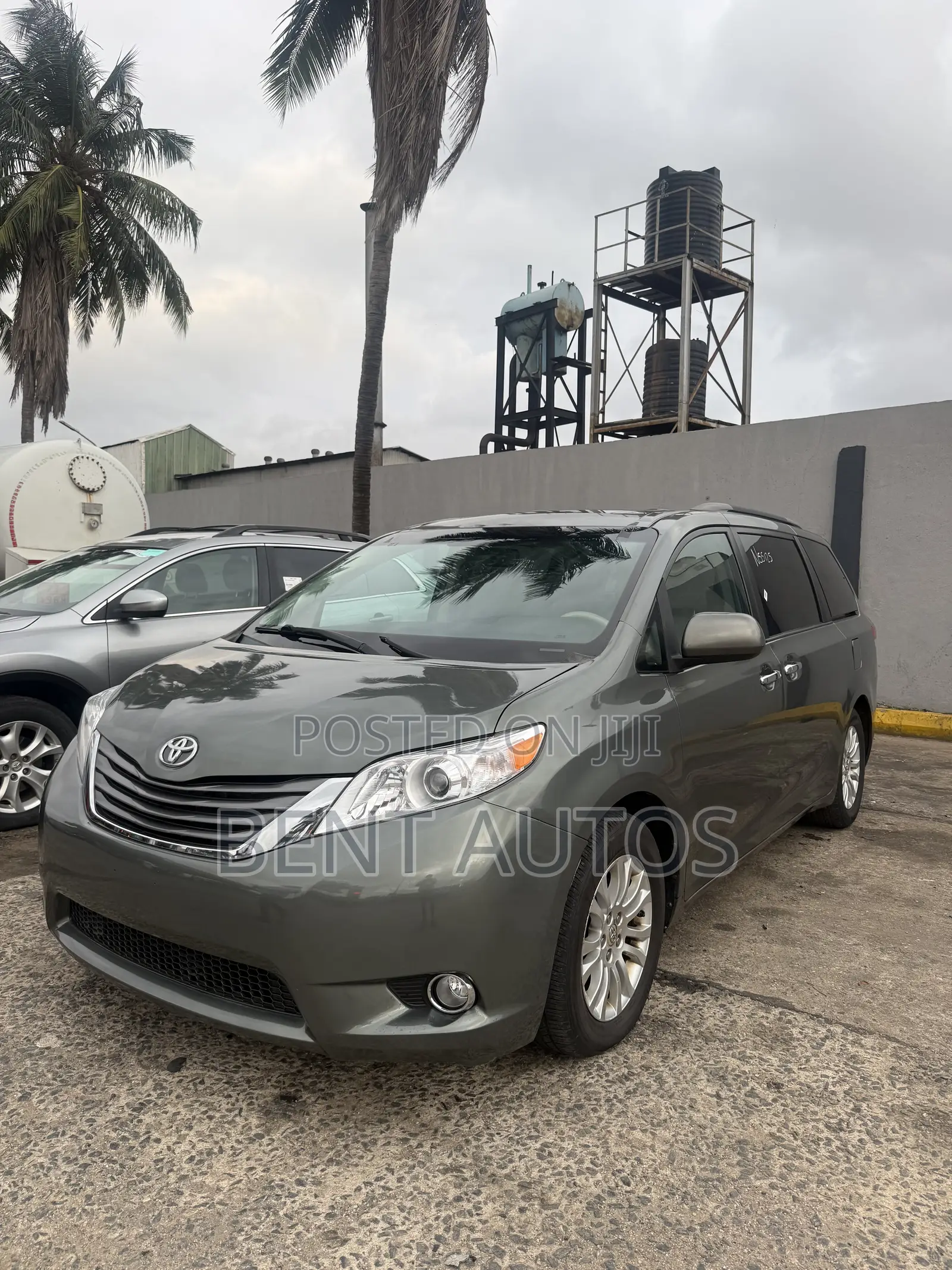Toyota Sienna XLE 7 Passenger 2011 Gray