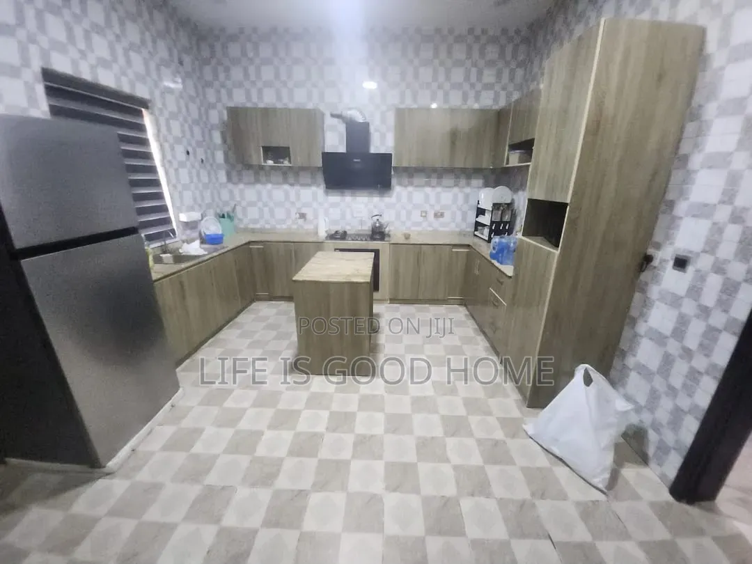 1bdrm Shared Apartment in Agungi East Estate for rent