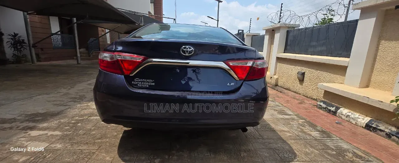 Toyota Camry LE 4dr Sedan (2.5L 4cyl 6A) 2015 Blue