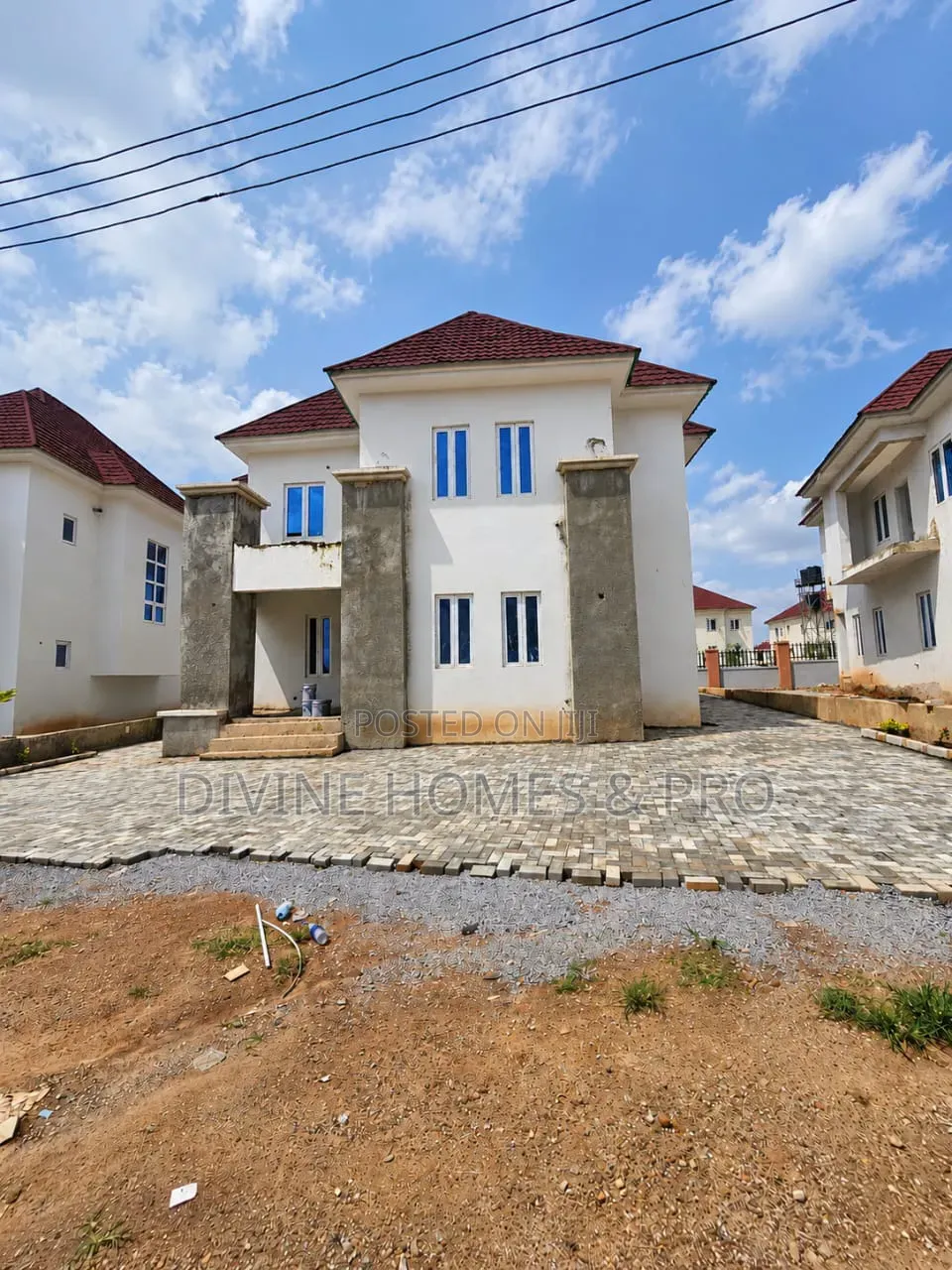 4bdrm Duplex in Aviation Estate, Kiami for sale