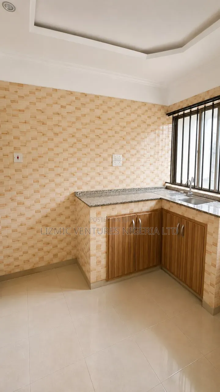 3bdrm Apartment in Hotel, Isheri / Egbe Idimu for rent