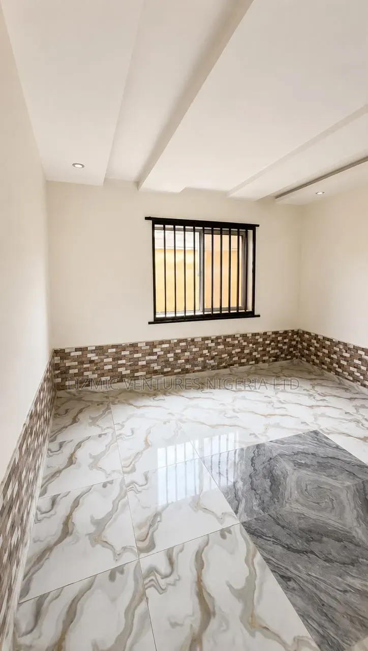 3bdrm Apartment in Hotel, Isheri / Egbe Idimu for rent