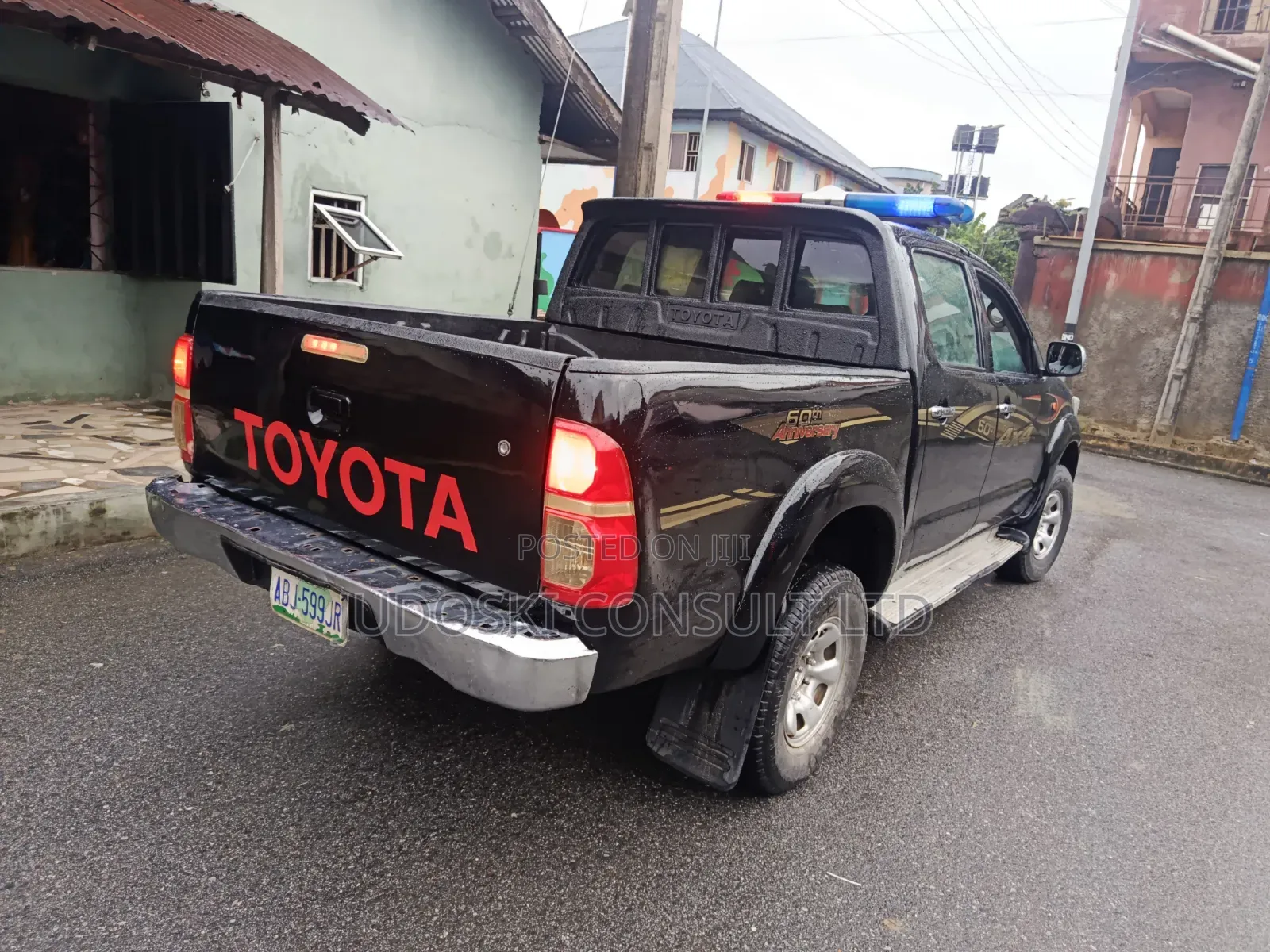 Toyota Hilux 2011 Black