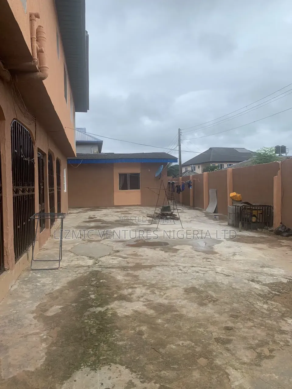 2bdrm Block of Flats in Akesan for sale