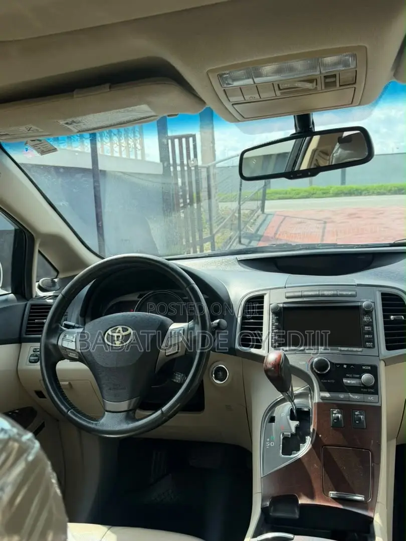 Toyota Venza Limited 2012 White
