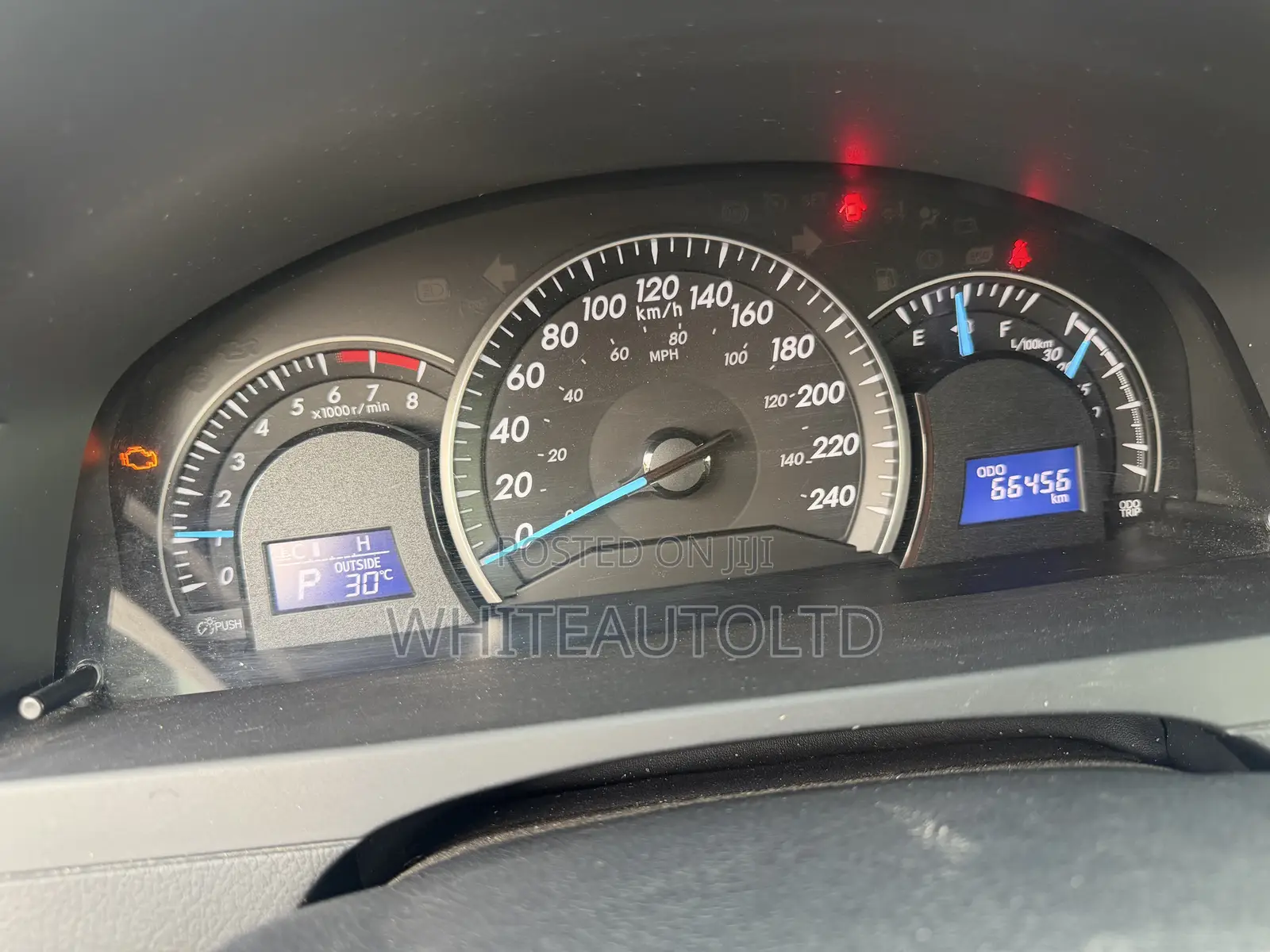 Toyota Camry LE 4dr Sedan (2.5L 4cyl 6A) 2012 Silver