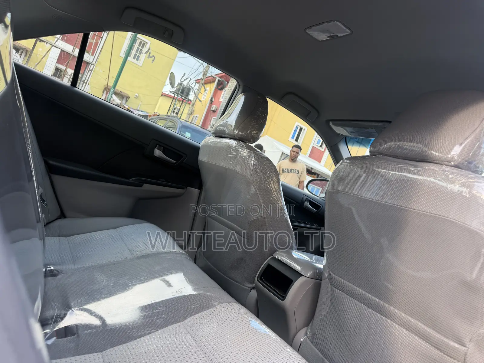 Toyota Camry LE 4dr Sedan (2.5L 4cyl 6A) 2012 Silver