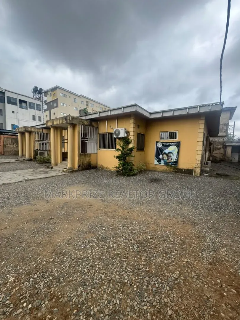 3bdrm Bungalow in Ikeja Gra Lagos for rent