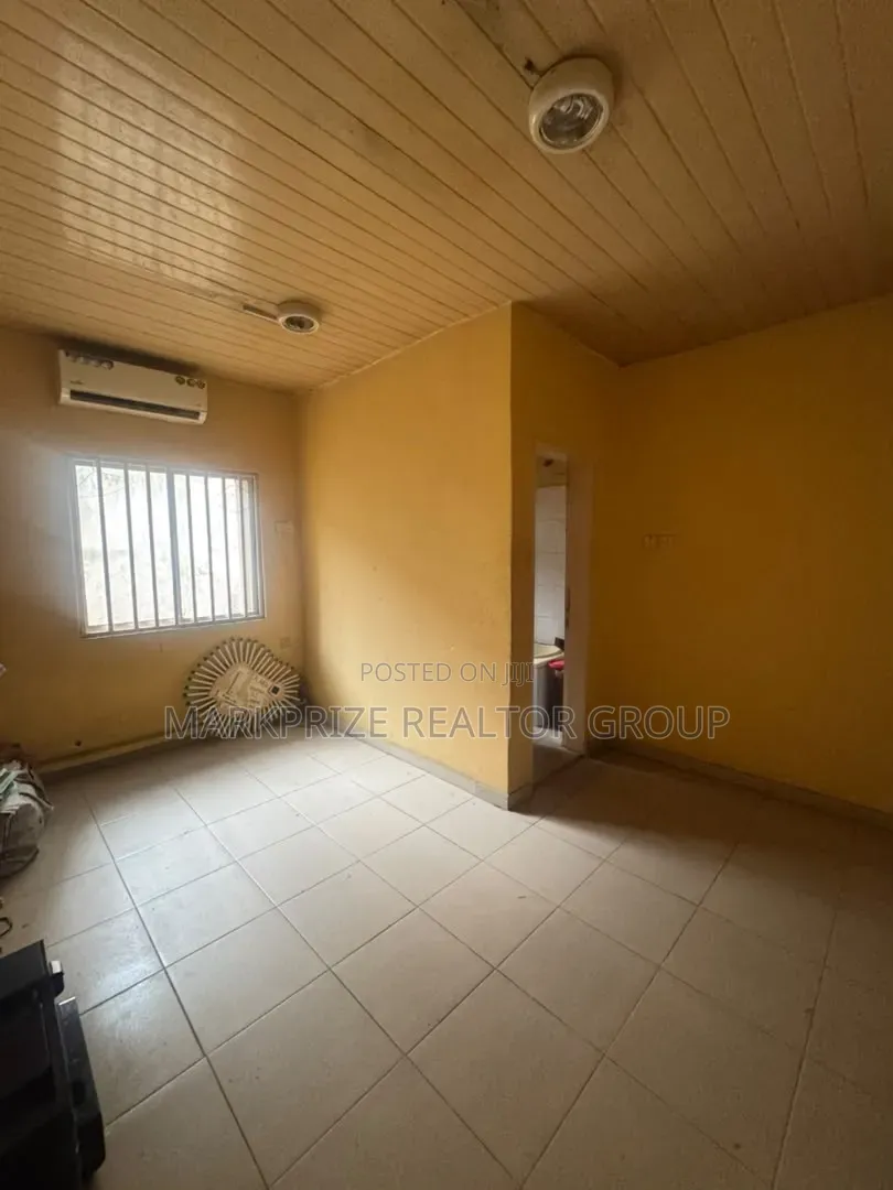 3bdrm Bungalow in Ikeja Gra Lagos for rent