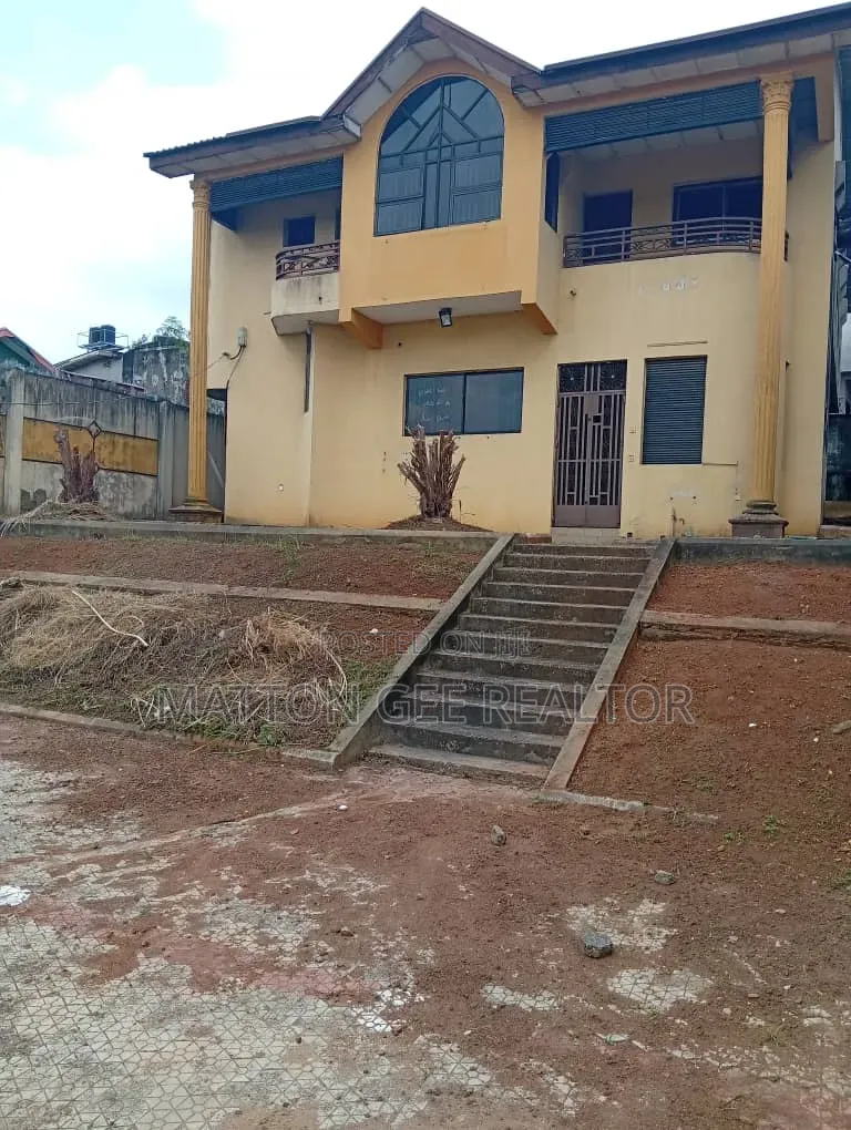 5bdrm Duplex in Sofunwa, Ikorodu Garage for sale