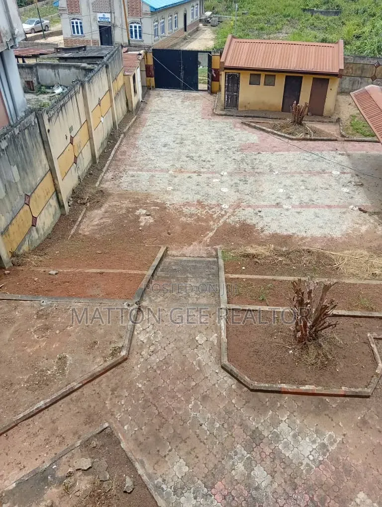 5bdrm Duplex in Sofunwa, Ikorodu Garage for sale