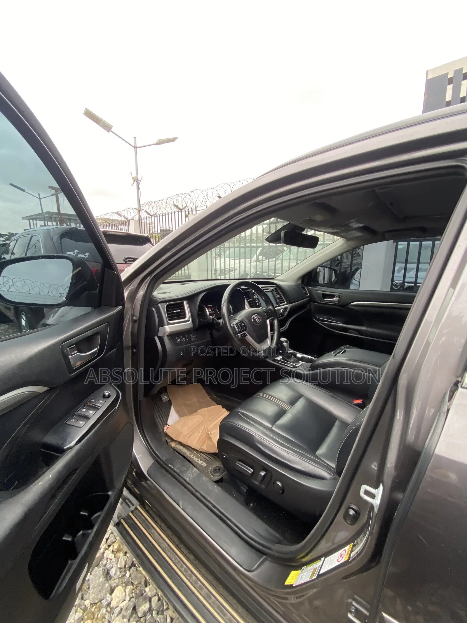 Toyota Highlander SE 4x2 V6 (3.5L 6cyl 8A) 2018 Gray