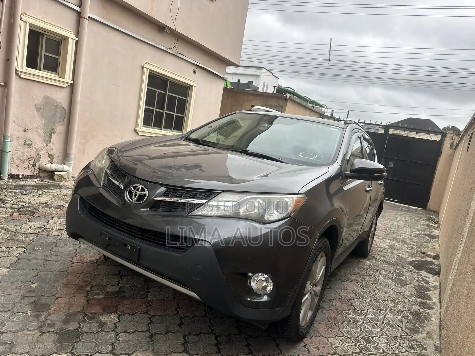 Toyota RAV4 Limited 4dr SUV AWD (2.5L 4cyl 6A) 2015 Gray