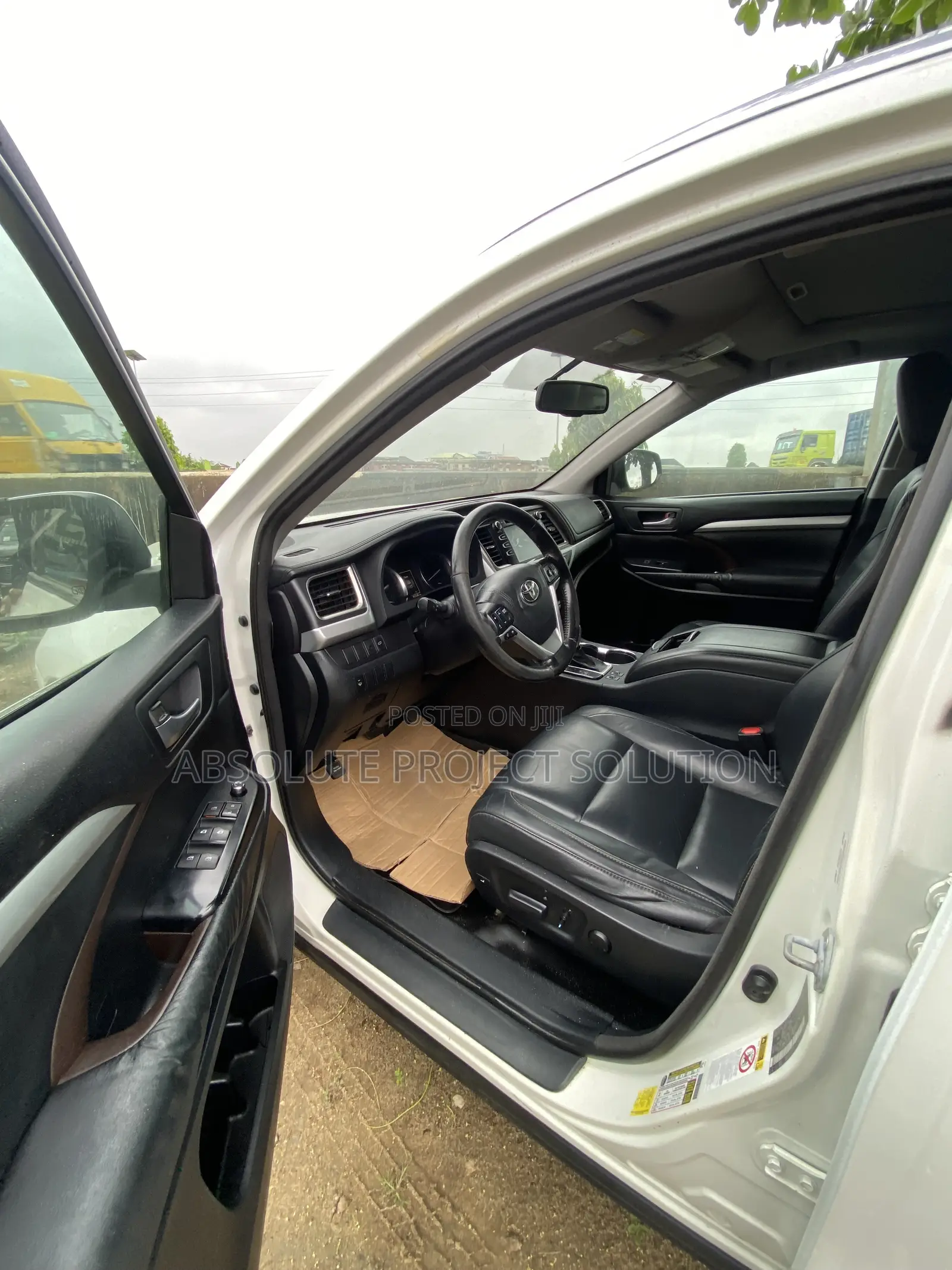 Toyota Highlander XLE V6 4x4 (3.5L 6cyl 6A) 2016 White