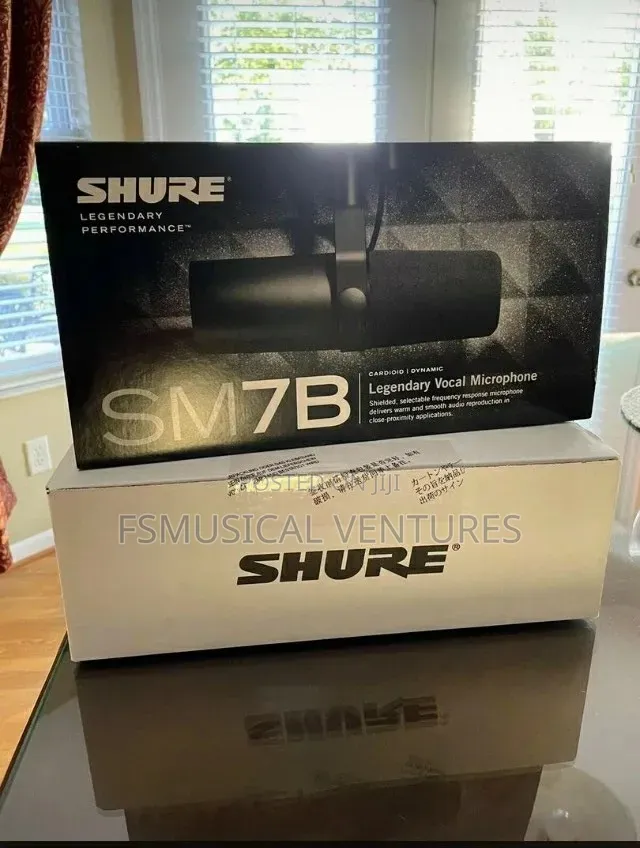 SHURE SM7B Vocal Dynamic Studio Microphone