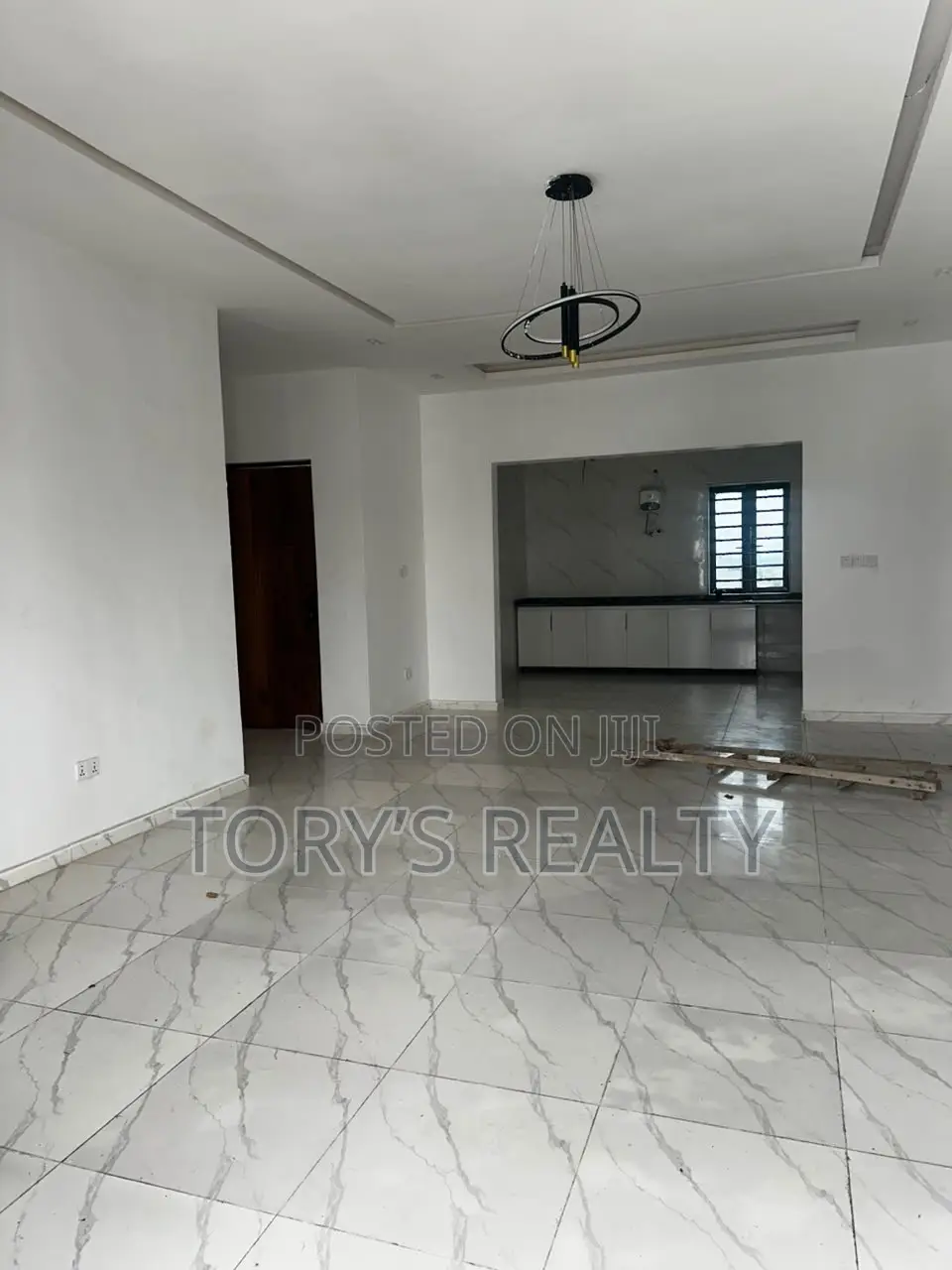 2bdrm Apartment in Lekki Phase 2 for rent