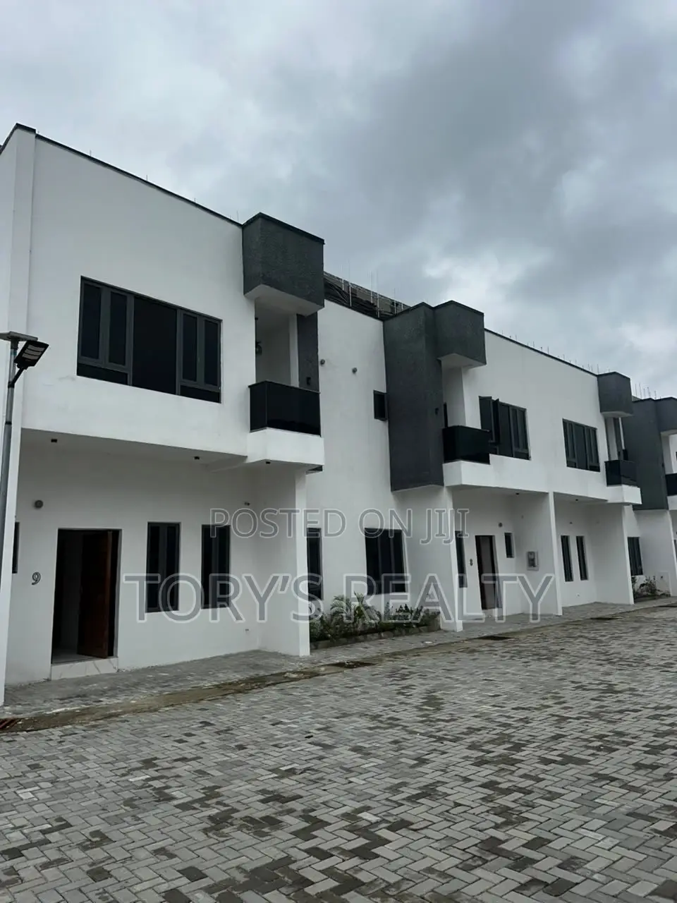 3bdrm Duplex in Lekki Phase 2 for rent