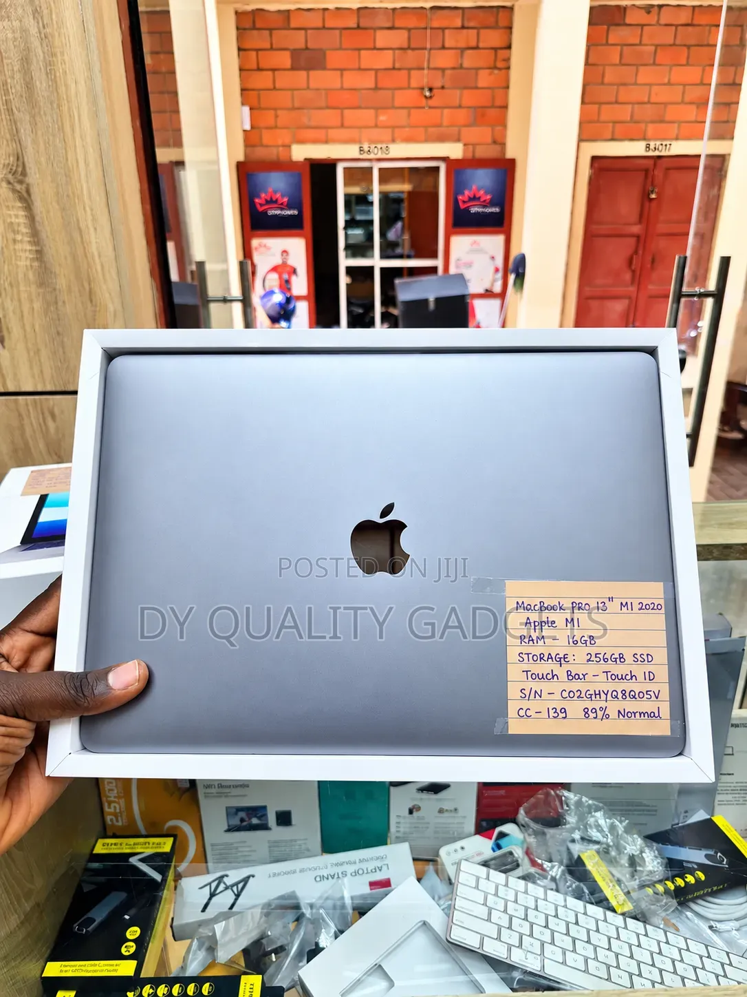 Laptop Apple MacBook Pro 2020 16GB Apple M1 SSD 256GB