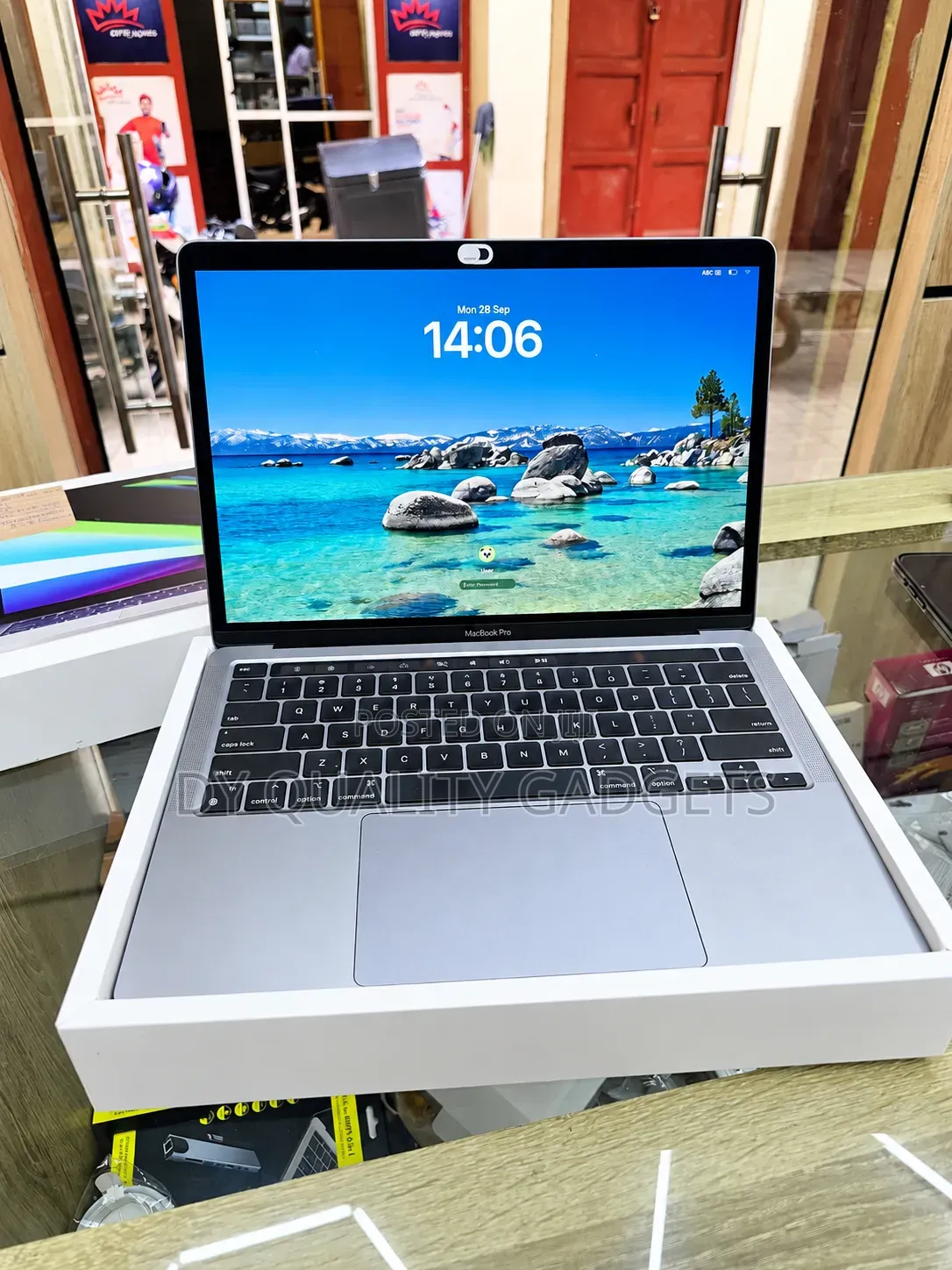 Laptop Apple MacBook Pro 2020 16GB Apple M1 SSD 256GB
