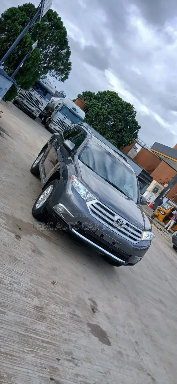Toyota Highlander 2011 Gray