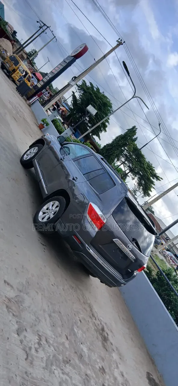 Toyota Highlander 2011 Gray