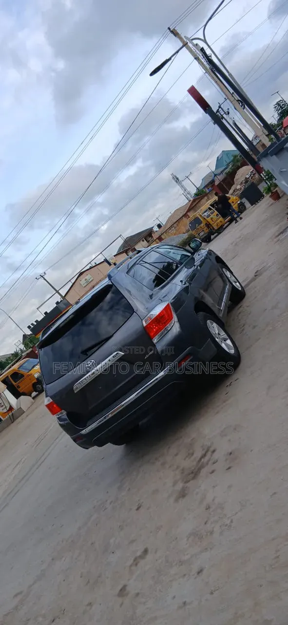 Toyota Highlander 2011 Gray