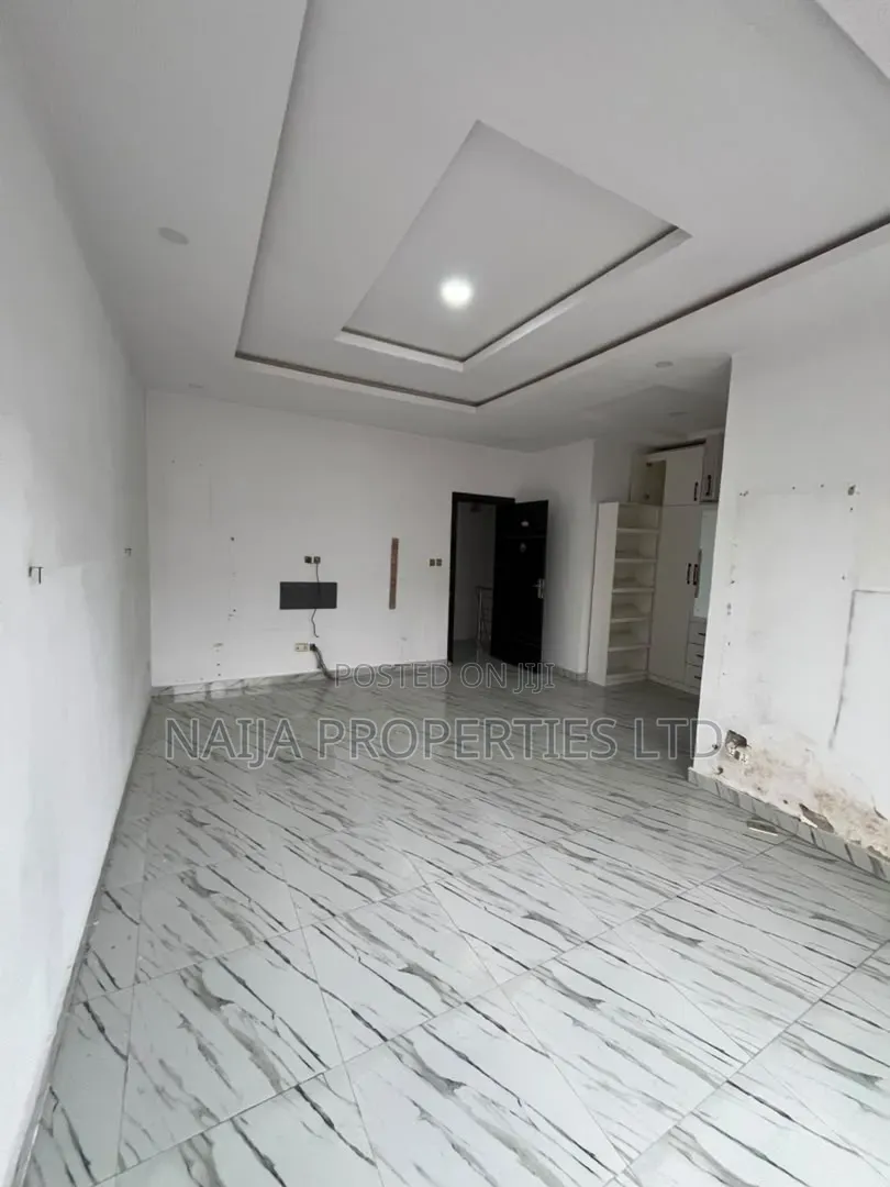 4bdrm Townhouse / Terrace in Ilasan-Ikate for rent