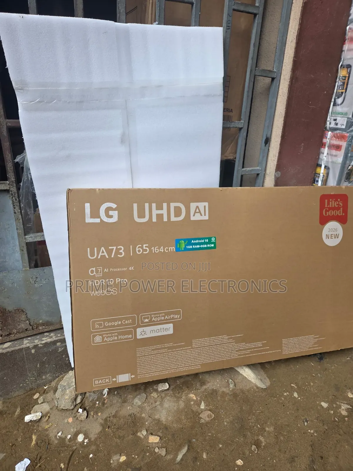 LG 65-Inch UHD TV – Clear Picture, Smart Features