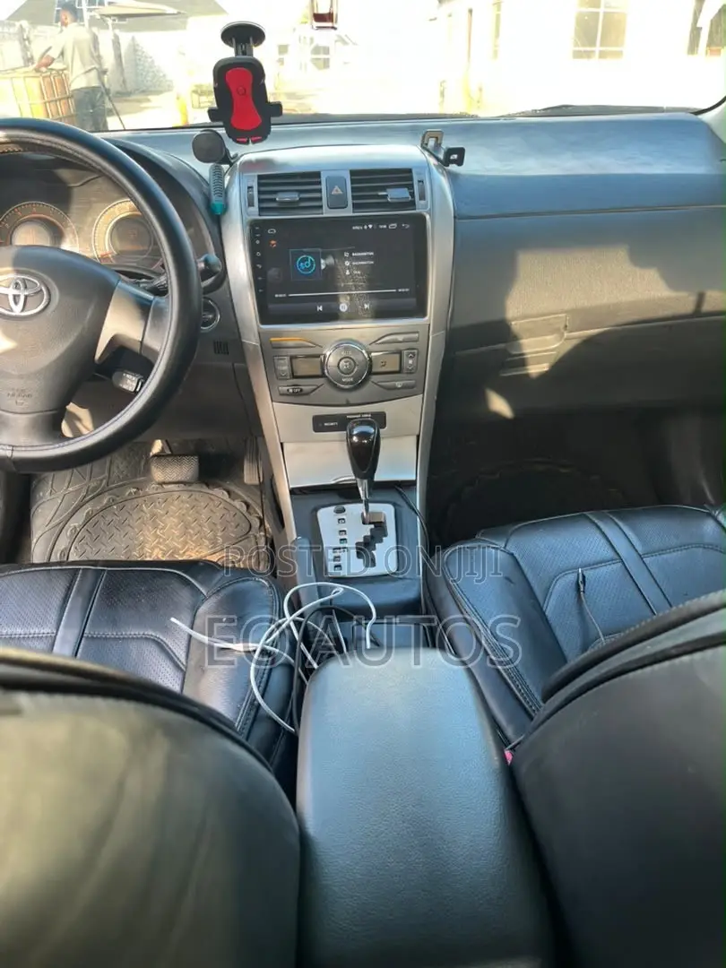 Toyota Corolla 2010 Black